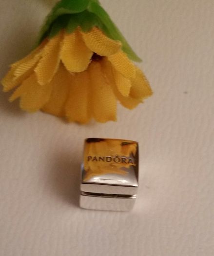 Brand new genuine pandora diamond silver club charm