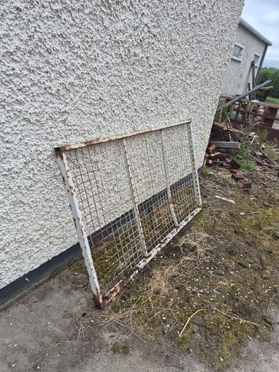 Metal rail