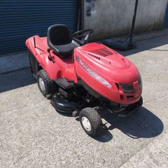 Castle garden ride on Lawnmower