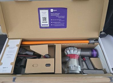 Brand New Dyson v8 Absolute