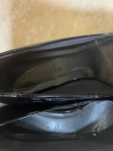 Shoes high heels Tamaris brand worn once