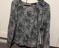 OASIS light blouse Size 12