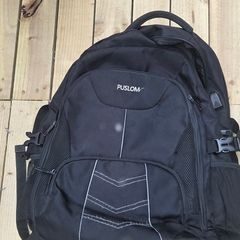 PULSOM Large multi-sexrion backpack