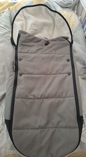 Babyzen yoyo with newborn bassinet