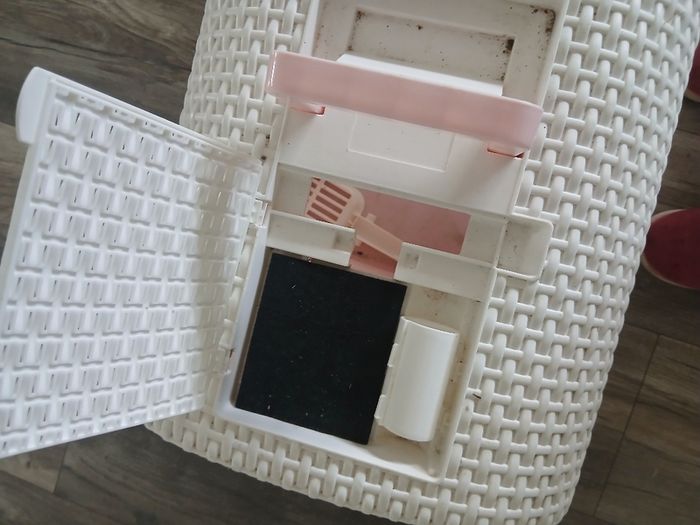 cat litter box pink