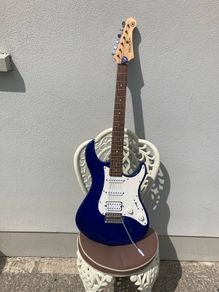 Yamaha Pacifica 012