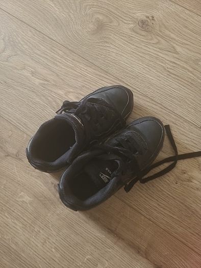 Nike Toddler black shoes