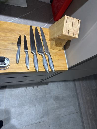Set of Knives + Knife Sharpener