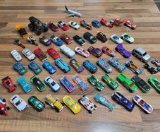 Hot Wheels and various different cars - 62 altogether
