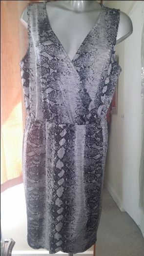Brand new Pink Clove snakeskin sleeveless wrap midi dress size UK20 EUR48 Postage included