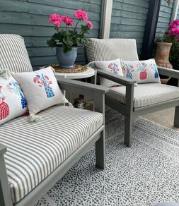 garden armchairs