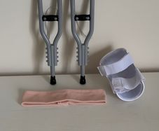 Build-a-Bear Cast and Crutches Set