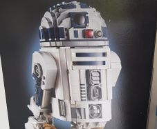 LEGO Star Wars UCS R2D2 75308 - New and Never Opened