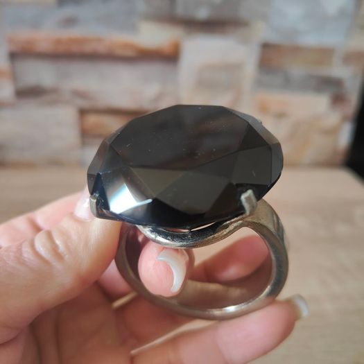 Romantic Props Decoration Two Large Black Diamonds rings