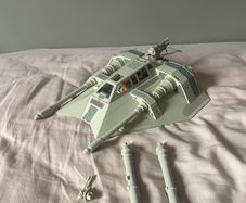Star Wars figures 2010 Hasbro Luke's Rebel Snow-speeder