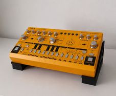 Angled Stand for Synths, Launchpads & MIDI Controllers