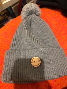 Superyellow grey hat
