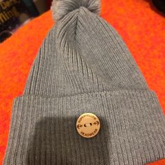 Superyellow grey hat