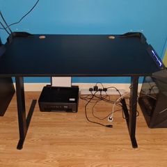 Gaming desk