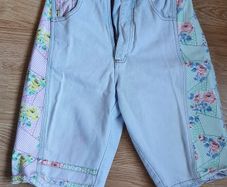 Size 8 - A Lovely Pair of Shorts - Read Carefully