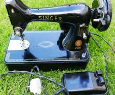 Vintage Singer  Electric Sewing Machine 1950s -Classic Black Enamel (still works)
