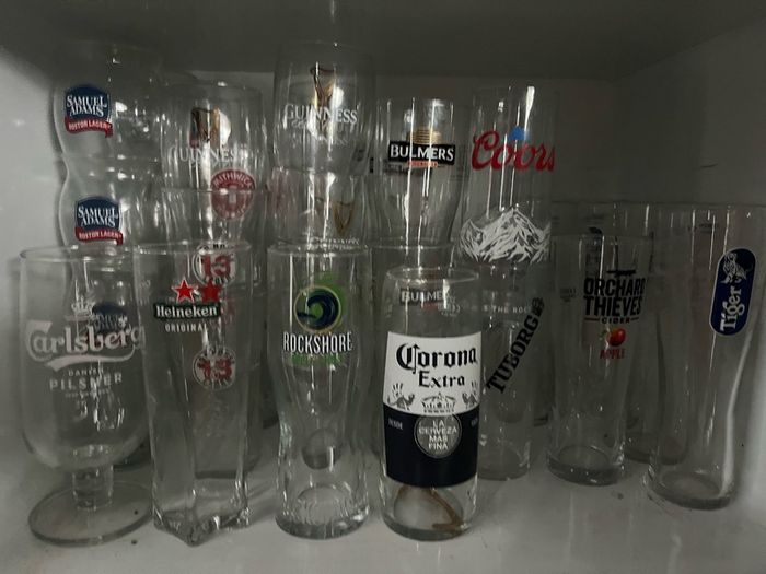 Samuel Adams Boston Lager Beer Pint Glass bulmers Tiger beer Official Pint Glass guinness hop house 13 Heineken Carlsberg coors smithwicks orchard thieves Rockshore cider Galway hooker tuborg corona