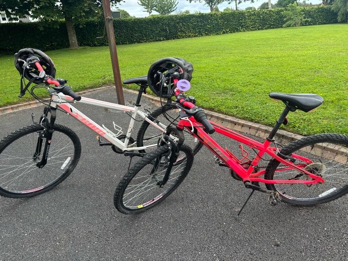 two girls bikes