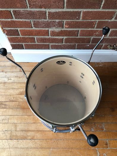 Pearl Forum Series Drum Kit w/ Hardware + Cymbals