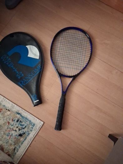Tennis racquet