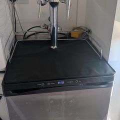 2 Tap Kegerator, Guinness Tap, Twin Font, CO2, Regulator, Keg Couplers. Ready to Pour
