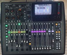 Behringer X32 Compact