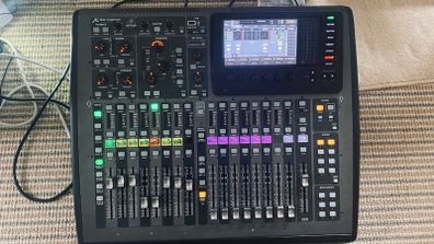 Behringer X32 Compact