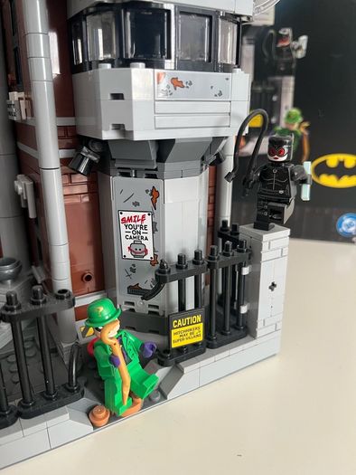 LEGO DC Arkham Asylum 76300