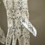 Formal lace girls gloves wedding/ communion Image 3