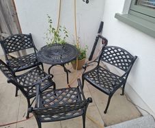 Solid Cast Iron Garden furniture Table & 4 chairs