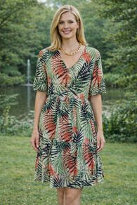 BRAND NEW Ladies Dress: Size 8 (but big sizing so would fit 10/12 too)