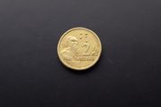 Australia : 1988 , Two Dollars - ( First Year of Issue ) H.H. Initials , Coin