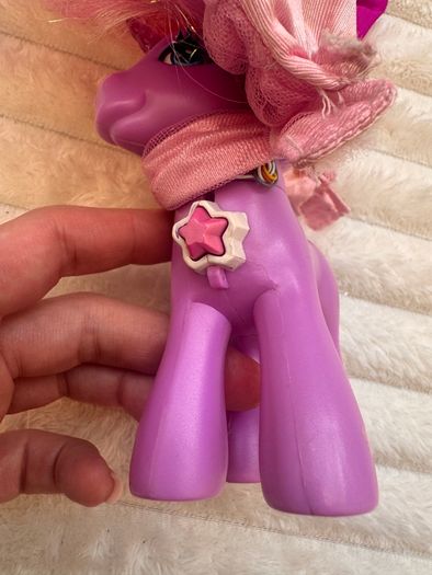 My Little Pony Lily Lightly Unicorn Light Up With Dress Damaged Dirty Lash approx. 12 cm. Used Please see photos