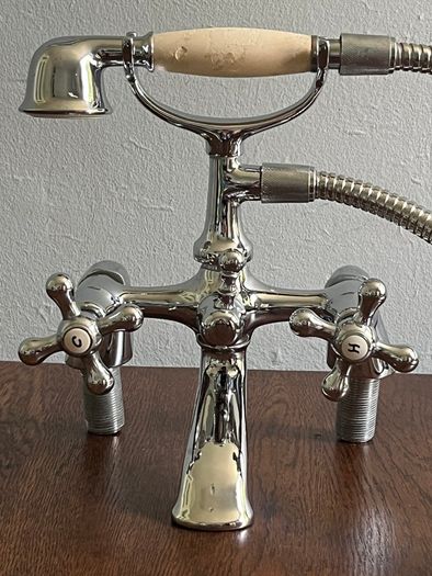 Traditional Chrome Bath Shower Mixer Tap & Telephone Handset