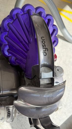Dyson DC32 animal vacuum cleaner