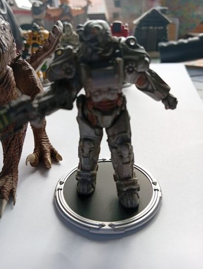 fallout figures complete set including deathclaw BAF