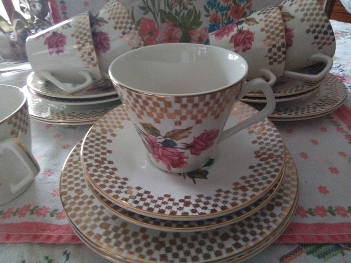 Lord Nelson Eighteen Piece Teaset