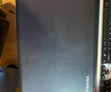 2x Laptops Toshiba