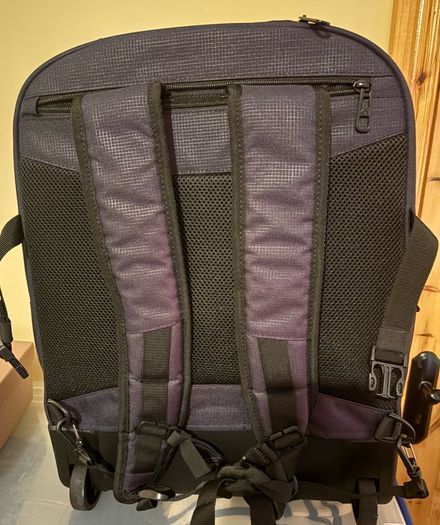 Samsonite travel bag - can be used as wheelie bag or worn as backpack