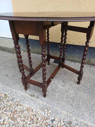 Antique Solid Oak Gateleg Drop Leaf Table