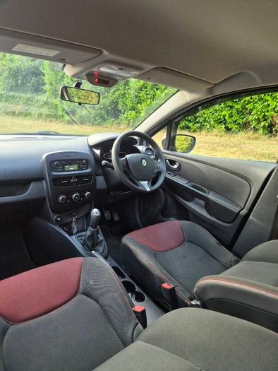 Renault Clio, 1.1L Perfect condition. Economical,