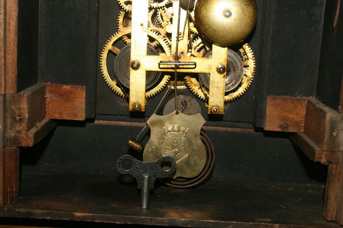 Vintage Clock (in working order )