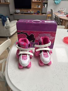 Stomper Roller Skates