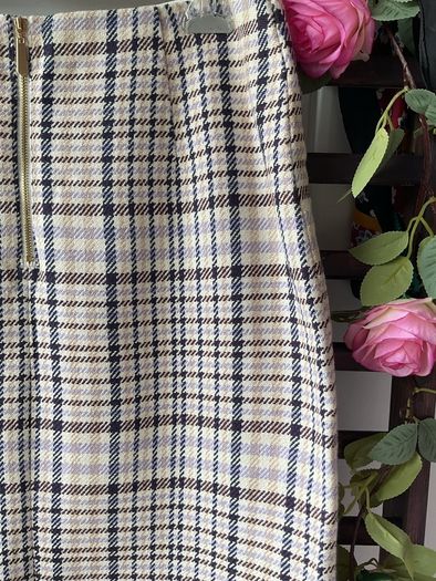 skirt  bnwt marks & Spencer size 12 herringbone mini skirt