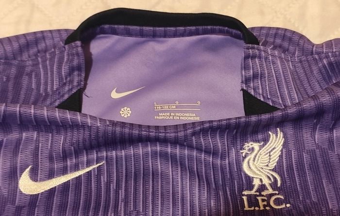 Liverpool F.C. Boy's Football Kit. Age 6